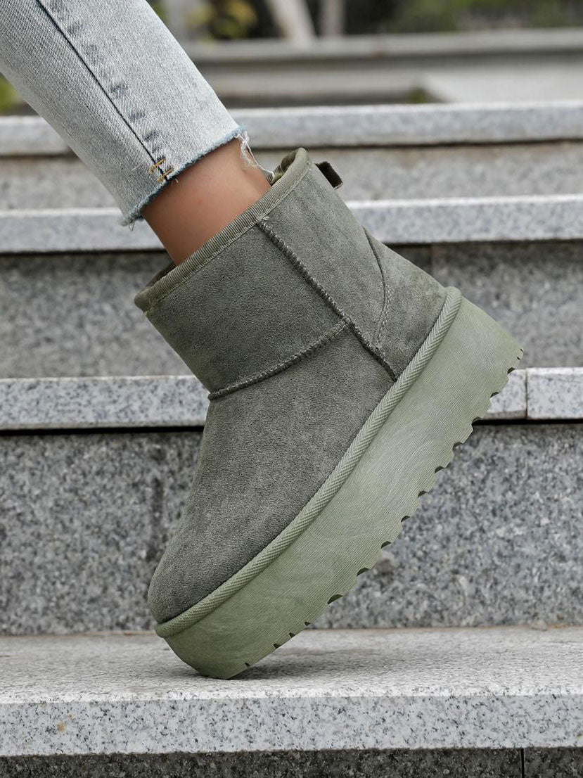 Jovana - Stövlar i mockaimitation med platåsula